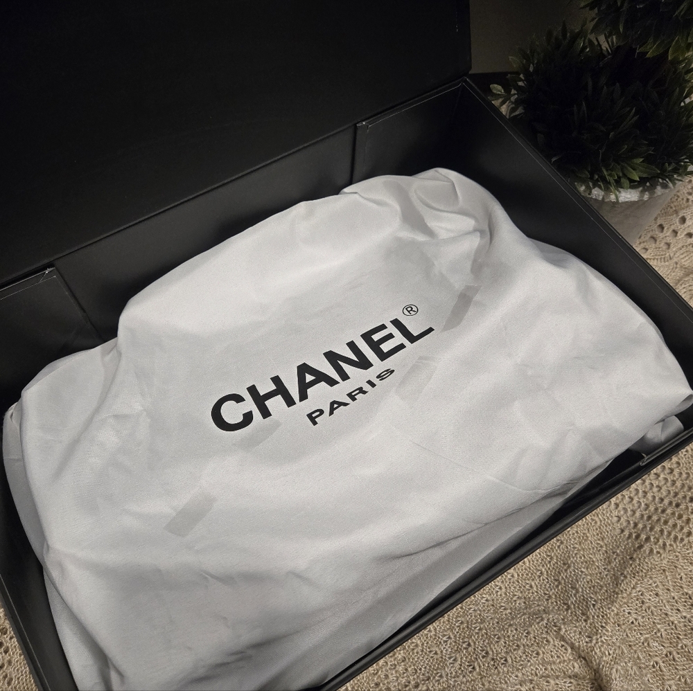 Chanel Classic Double Flap Quilted Caviar Jumbo Bag - Picture 11 of 11